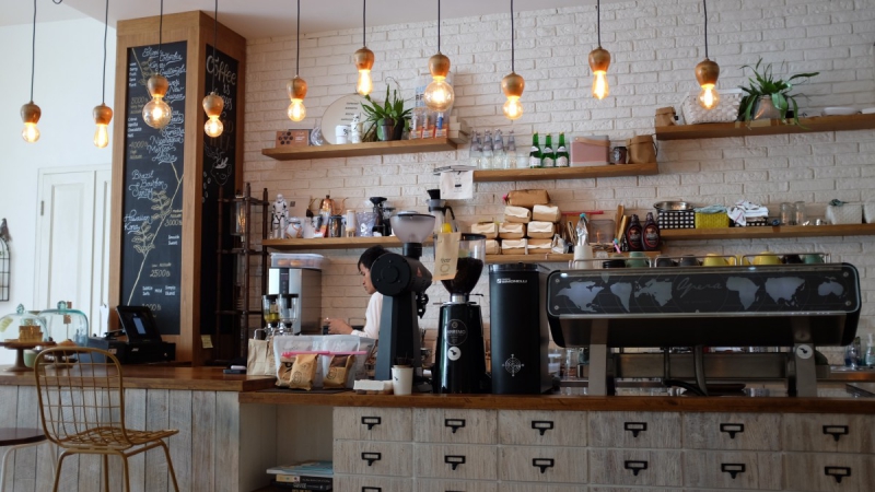 boutique-SERANON-min_coffee_shop_light_cafe_coffee_shop-32620